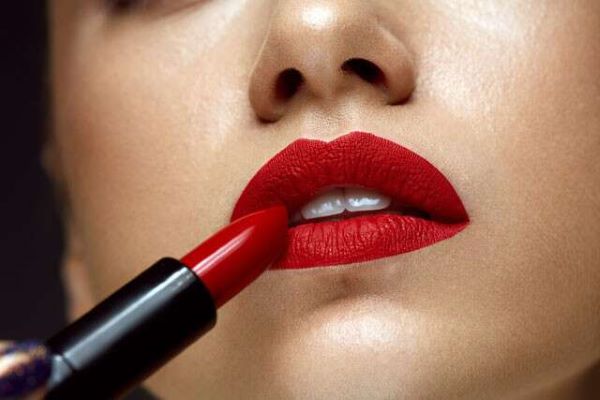 How To Make the Wrong Lipstick Look So Right Tips 
