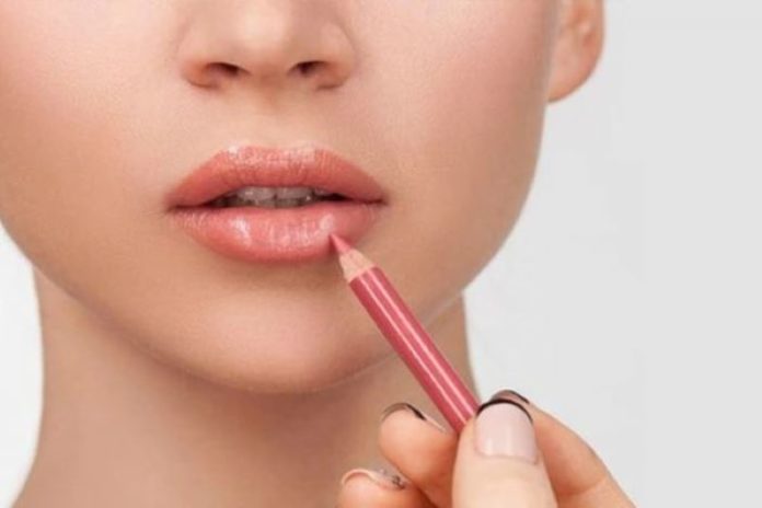 Lip Liner Pencil Benefits for fuller and pout lips