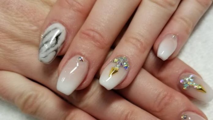 5 Things to Keep in Mind Before Getting Acrylic Nails Done