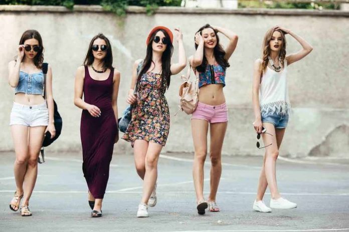 Short Height Girls Should Not Follow These Fashion Trends