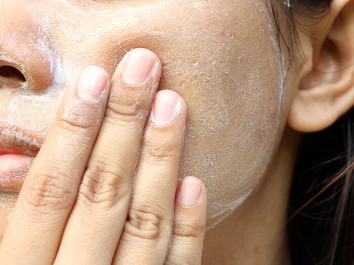Tips for Applying Foundation on Dry Skin in Winter Season