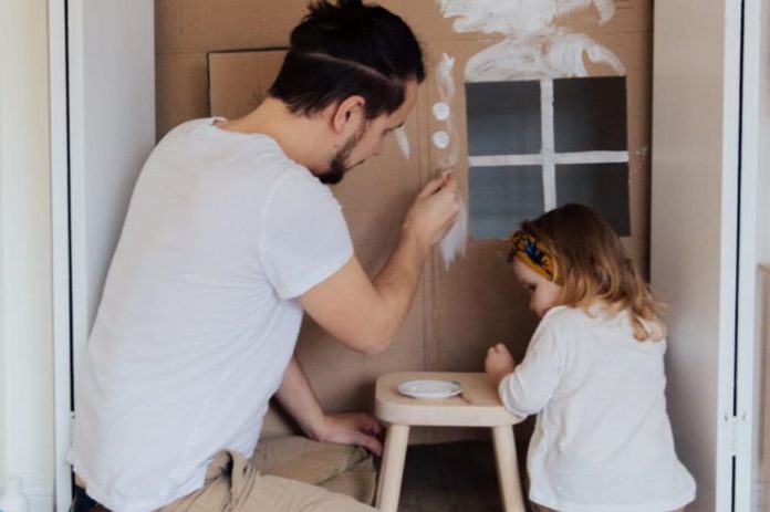 3 Ways Fathers Can Bond With Their Daughter while Working From Home