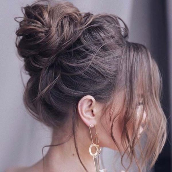 Easy Steps To Make The Perfect Messy Bun Hairstyle