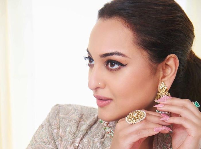 Sonakshi Sinha Makeup Looks Perfect For Any Occasion