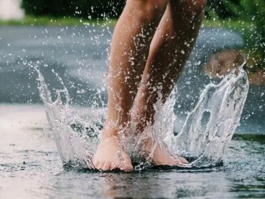 Tips to Pedicure A Must During Rains At Home