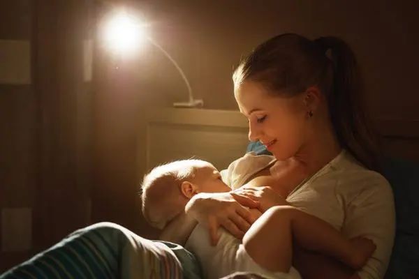 Night Breastfeeding Benefits: Benefits of Breastfeeding the Baby at Night